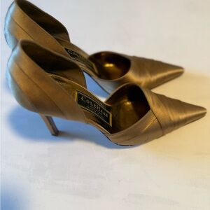 Cole Haan Gold Heels Crafted in Italy size 6
